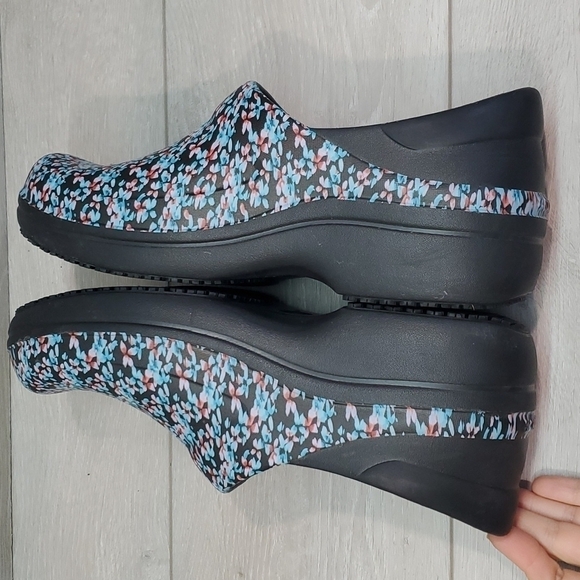 Croc Womens Neria Pro Triple Comfort Floral Rubber Clogs shoes sz 11 - Picture 8 of 11